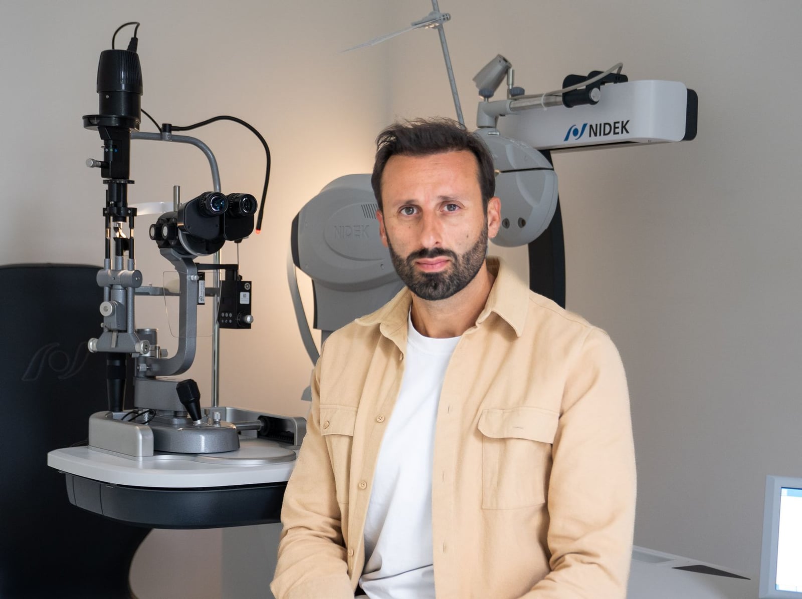 Dr Anthony Chiche, ophtalmologiste chirurgien au Pôle Ophtalmo de Melun